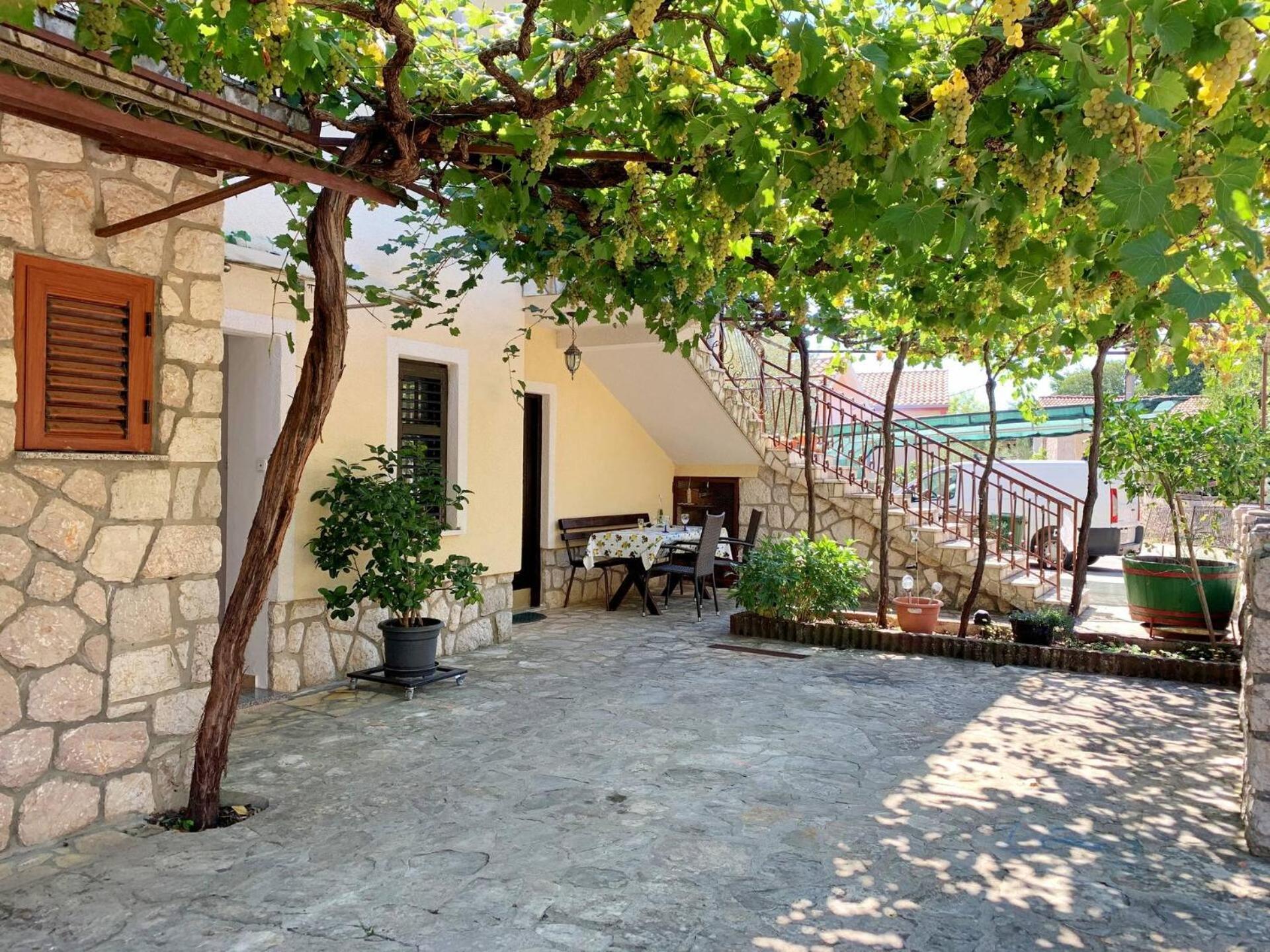 Santic Guest house