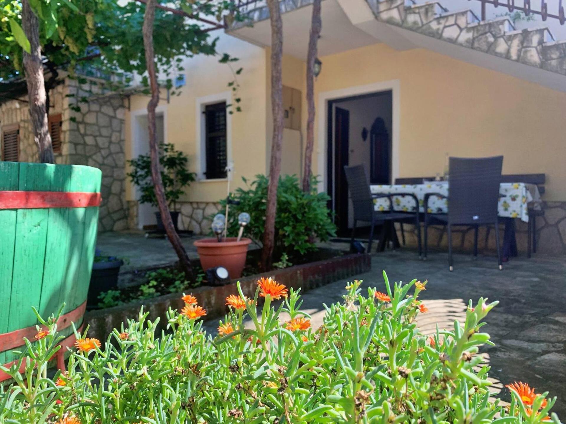 Santic Guest house 3*
